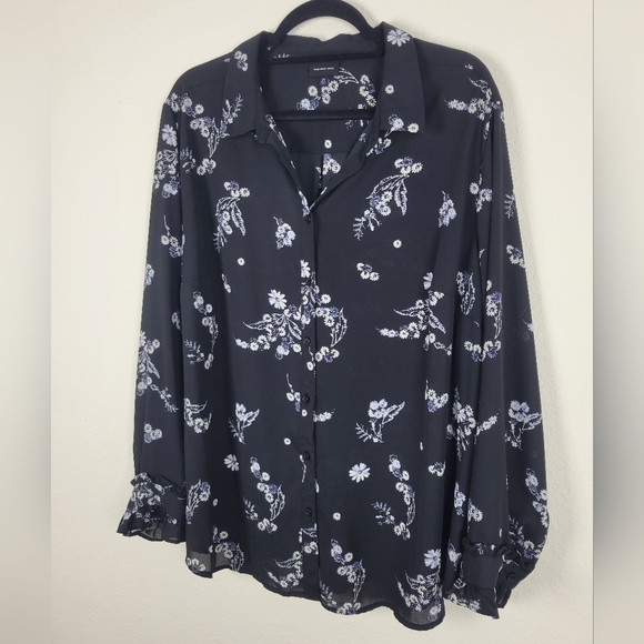 NWOT! Who What Wear - Long Sleeve Floral Black Ruffle Plus Size Blouse Size: 2X - Picture 3 of 13
